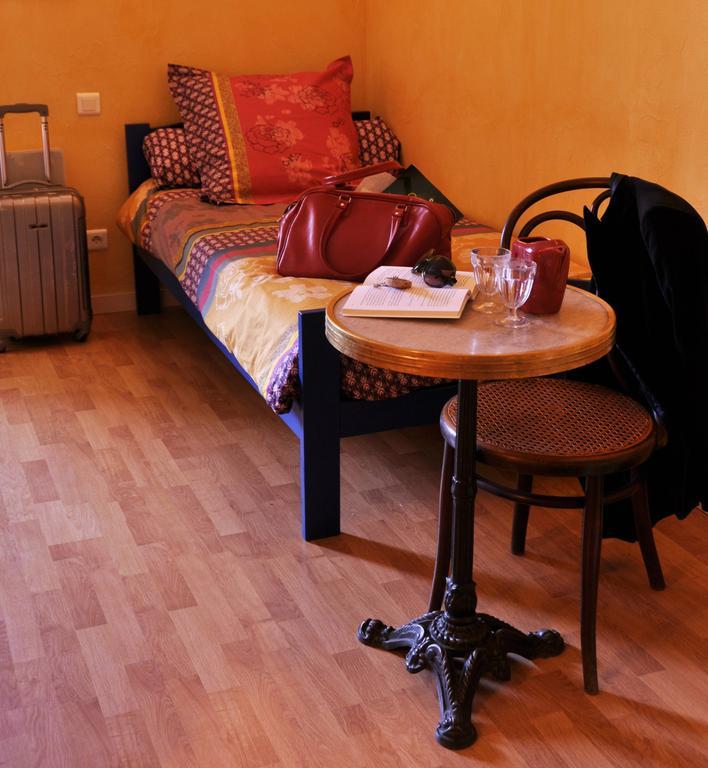 La Ferme Aux Abeilles Hotel Ambierle ห้อง รูปภาพ