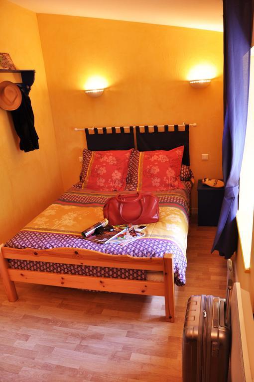 La Ferme Aux Abeilles Hotel Ambierle ห้อง รูปภาพ