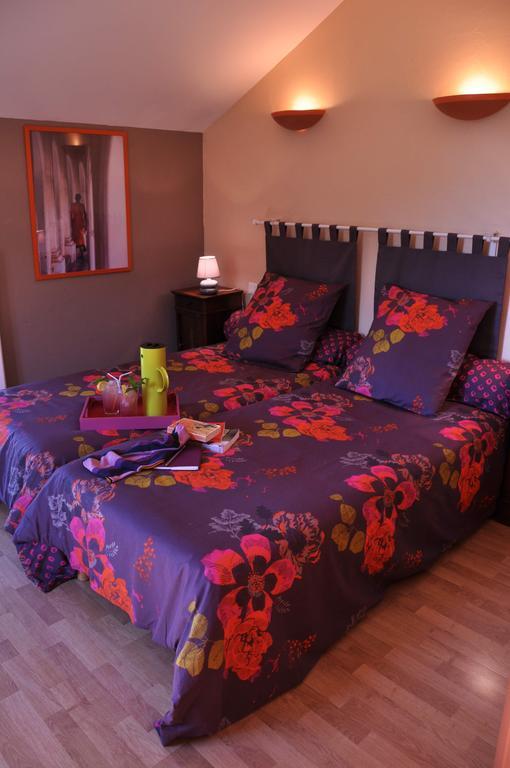 La Ferme Aux Abeilles Hotel Ambierle ห้อง รูปภาพ